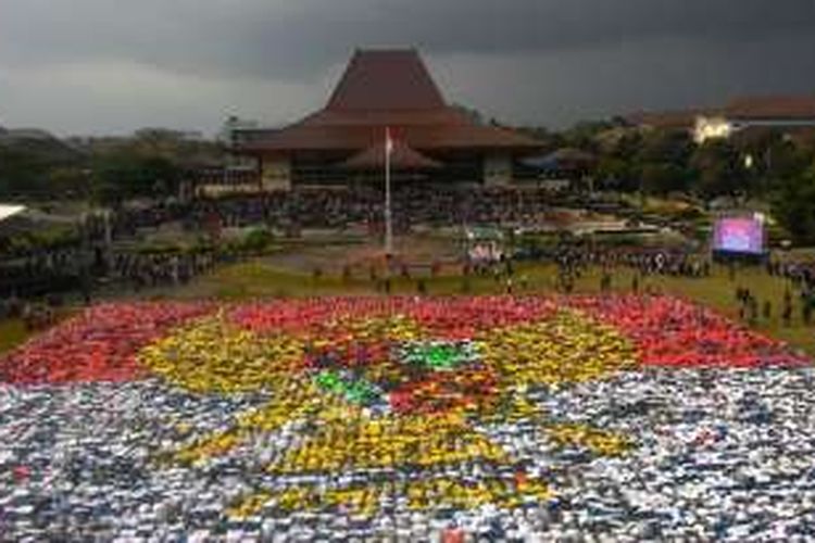 Para Gajah Mada Muda membentuk formasi yang terbilang cukup rumit, yakni Garuda Pancasila