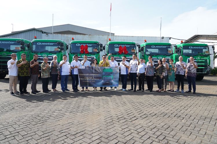UD Trucks Tutup Tahun 2022 dengan Serah Terima 32 Unit Quester Euro 5