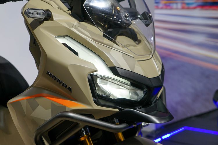 Modifikasi Honda ADV 160 dengan konsep Xplorer