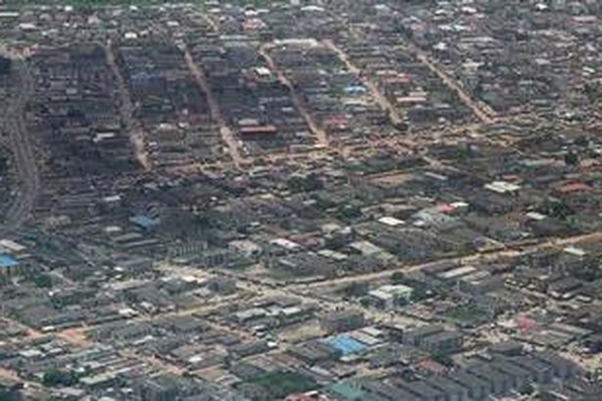 Bulan ini peristiwa bentrok di Nigeria kembali merebak. Sebelumnya, ledakan bom mengguncang tiga gereja di kota-kota di negara bagian Kaduna, Nigeria utara, Minggu (17/6/2012) lalu. 