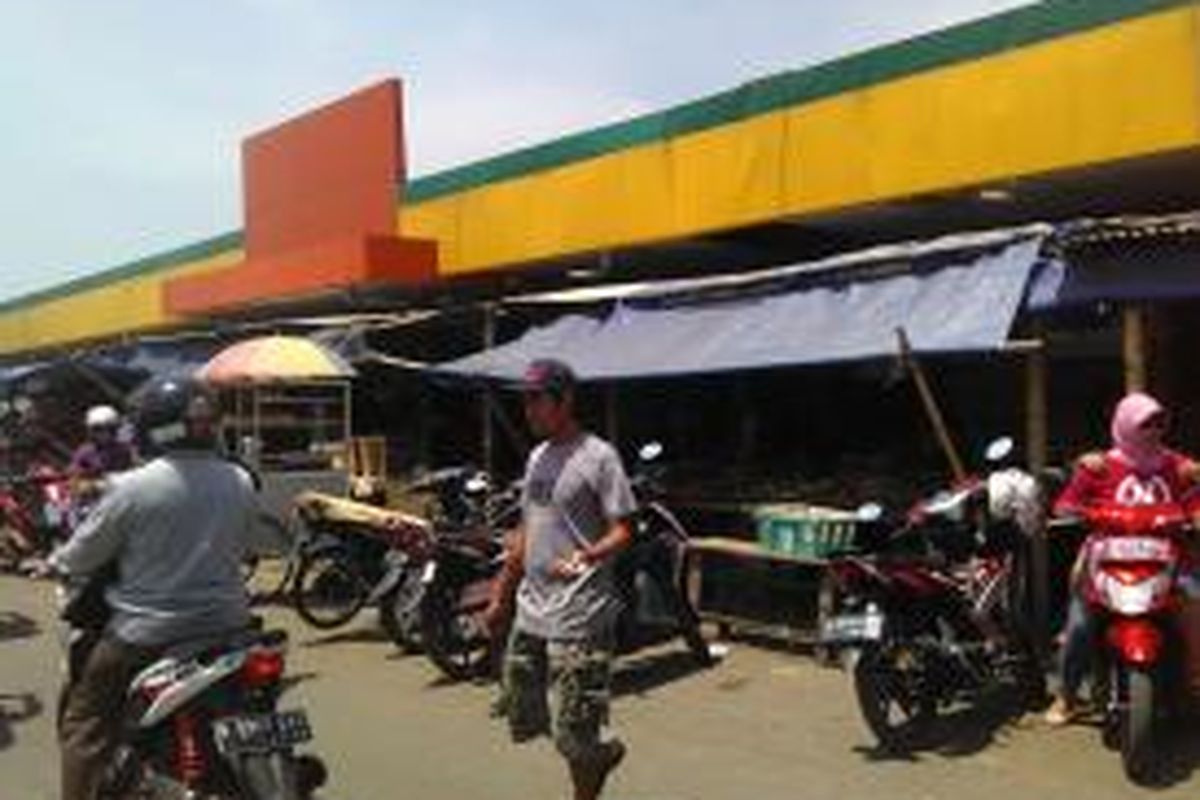 Pasar Cisalak, Cimanggis, Depok.