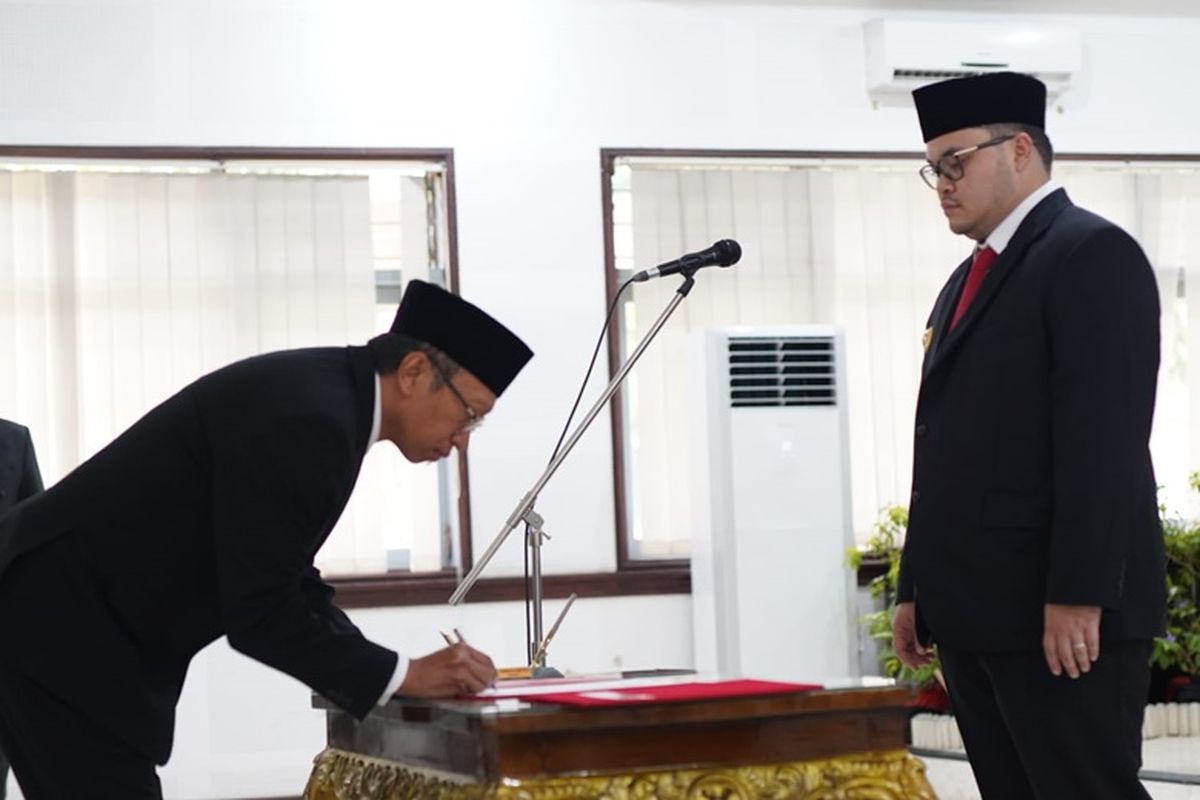 Bupati Kediri Hanindhito Himawan Pramana 