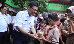 Pemprov Jakarta Klaim Perhatikan Kesejahteraan Pelajar