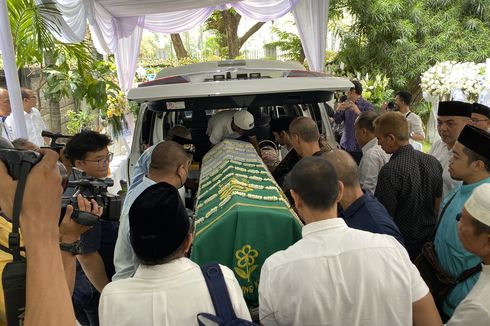 Puluhan Tokoh Otomotif Beri Penghormatan Terakhir untuk Soebronto Laras