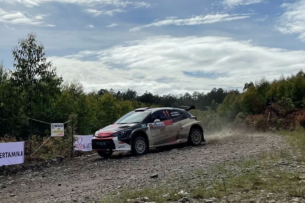 Toyota GR Yaris yang digeber Ryan Nirwan dalam kejuaraan APRC 2022 di Parapat, Simalungun, Sumatera Utara, 23/9/2022