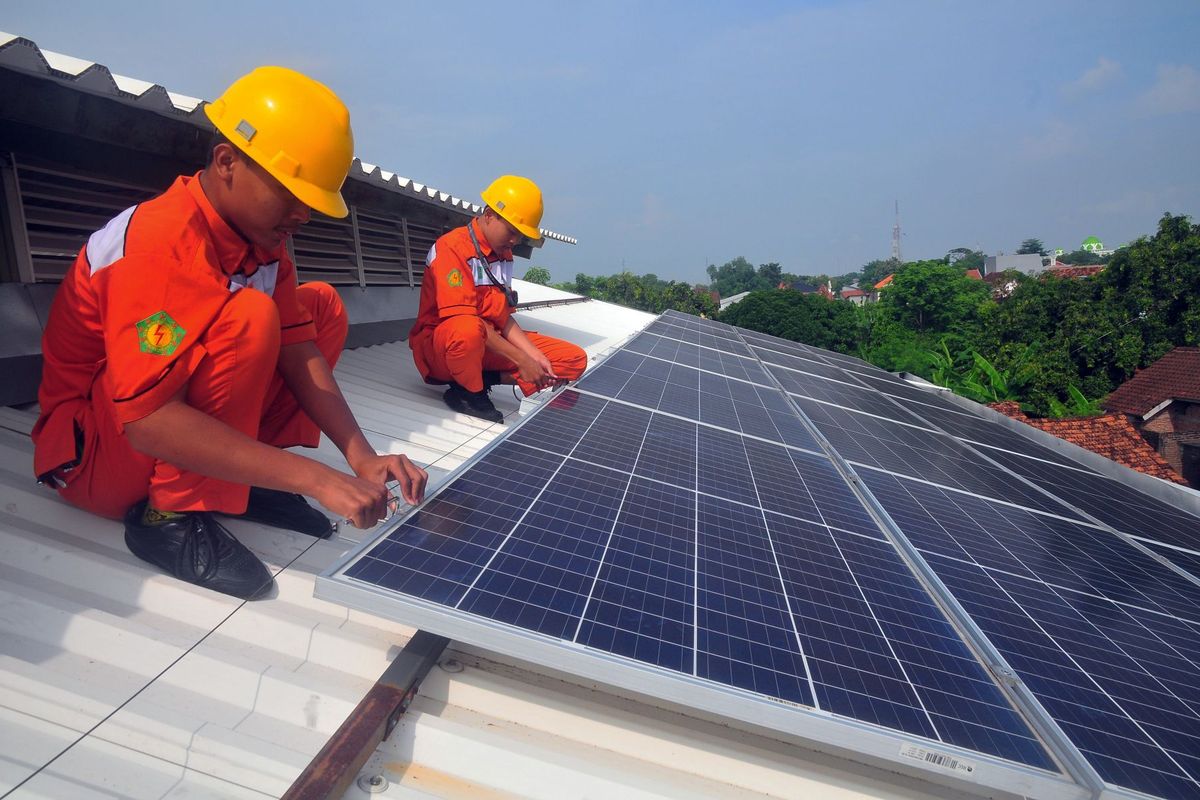 Ilustrasi pemasangan panel solar