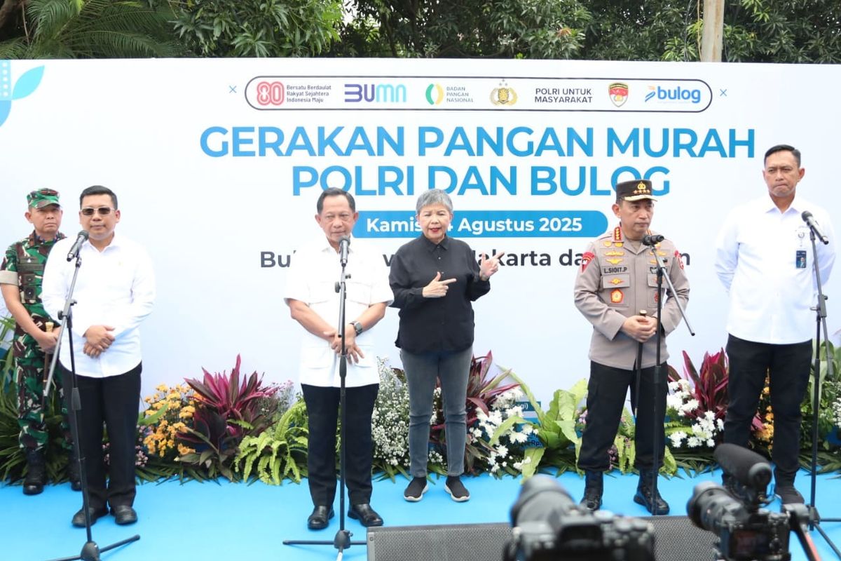 Menteri Dalam Negeri (Mendagri) Muhammad Tito Karnavian saat menghadiri launching Gerakan Pangan Murah Polri dan Bulog di Lapangan Bulog Kanwil Jakarta dan Banten, Jakarta Utara, Kamis (14/8/2025).
