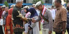 Penjaga Makam Ini Bangga, Anaknya Jadi Lulusan Terbaik SMKN Jateng hingga Bisa Kuliah di UI