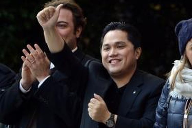 Pemilik sekaligus Presiden baru Inter Milan, Erick Thohir, saat menyaksikan laga antara Inter kontra Sampdoria, pada lanjutan Serie-A, Minggu (1/12/2013)