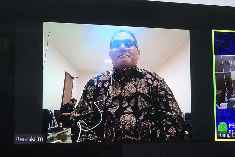 Mantan Presiden Yayasan Aksi Cepat Tanggap (ACT), Ibnu Khajar menghadiri sidang tuntutan secara virtual dari Rumah Tahanan Negara (Rutan) Badan Reserse Kriminal (Bareskrim) Polri Selasa (27/12/2022).