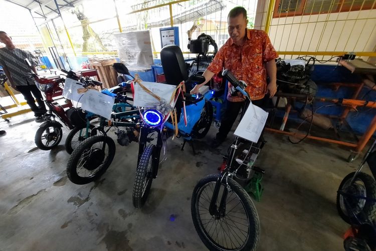 Sepeda listrik dan sepeda motor listrik karya guru serta murid SMK N 1 Nglipar, Gunungkidul