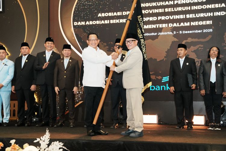 Menteri Dalam Negeri (Mendagri) Muhammad Tito Karnavian resmi mengukuhkan Pengurus Asosiasi DPRD Provinsi Seluruh Indonesia (ADPSI) dan Asosiasi Sekretaris DPRD Provinsi Seluruh Indonesia (ASDEPSI) Periode 2025?2030. 
