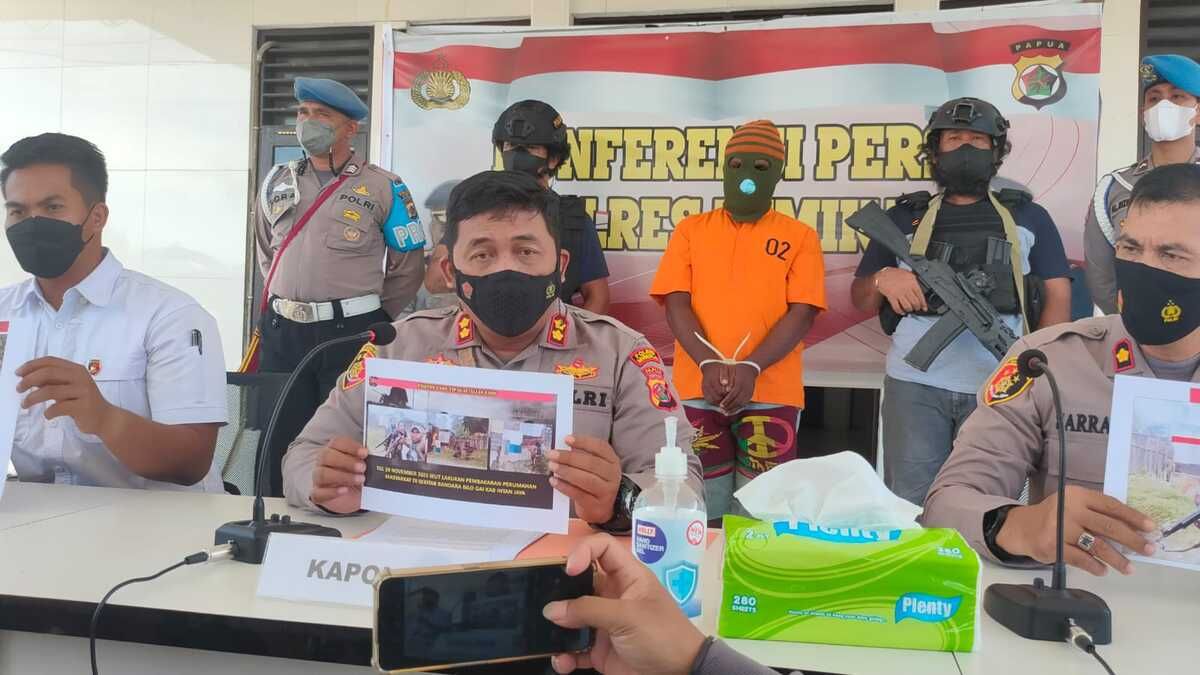 Tokoh KKB Intan Jaya Enos Tigapu Ditangkap, Ini Rekam Jejaknya...