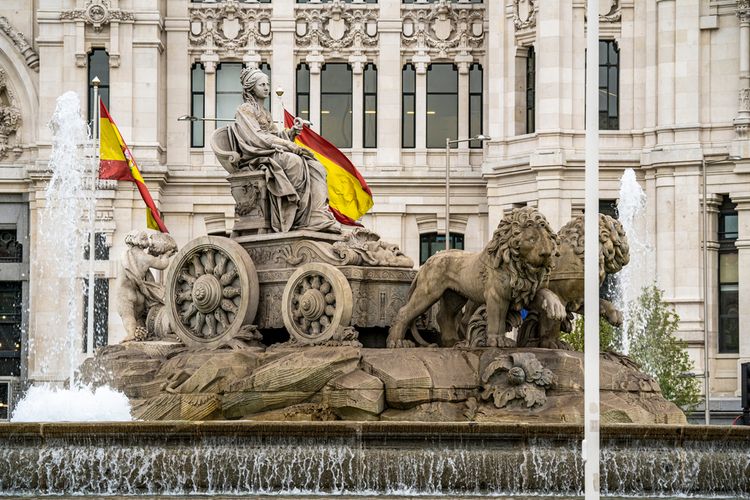 Plaza de Cibeles di Kota Madrid, Spanyol.