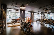 Royal Enfield Buka Flagship Store baru di Pondok Indah