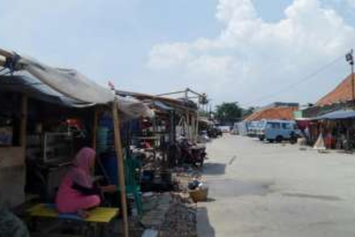 Bangunan liar kembali marak di Pasar Ikan, Jakarta Utara, Senin (11/7/2016).