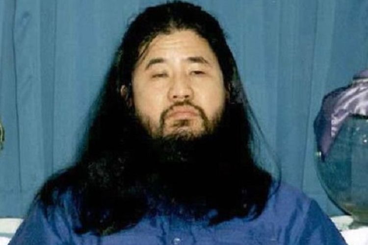 Shoko Asahara, pemimpin sekte Aum Shinrikyo, bertanggung jawab atas aksi teror di Tokyo yang menewaskan 13 orang pada 1995 silam.