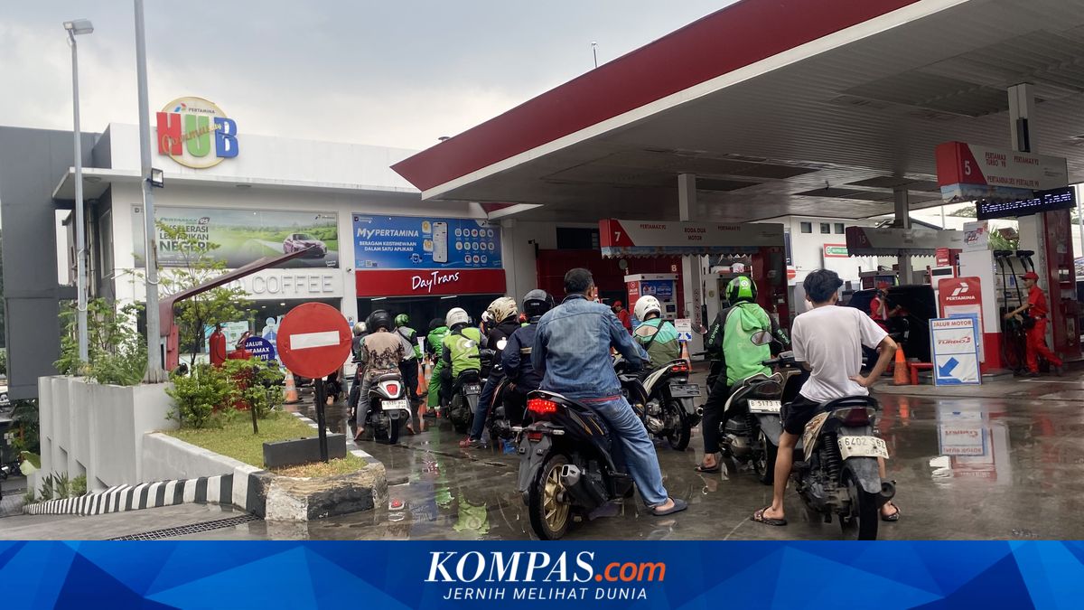 Pengamat Soroti Isu Beli BBM Subsidi Harus Lunas Pajak Kendaraan