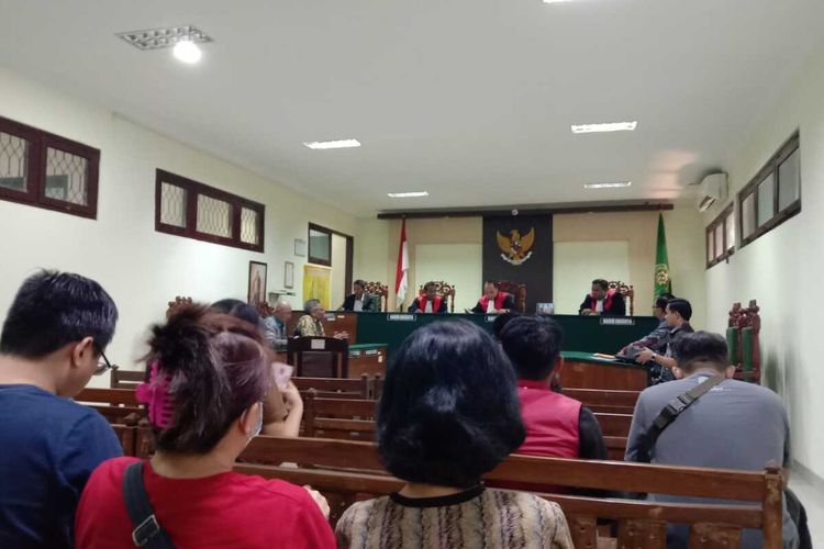 Sidang gugatan perdata yang melibatkan menantu versus kakak ipar dan mertua, di Pengadilan Negeri Jombang, Jawa Timur, Senin (9/10/2023).