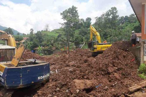 Ditjen Bina Marga Siap Kirim Alat Berat Benahi Longsor Sumedang