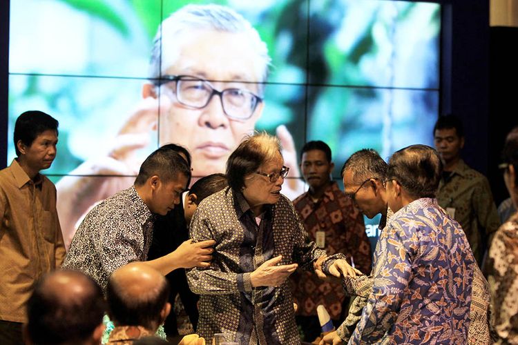 [ARSIP] Pemimpin Umum Harian Kompas, Jacob Oetama hadir pada perayaan syukuran dan peluncuran buku HUT Ke-50 Harian Kompas di Bentara Budaya Jakarta, Minggu (28/6/2015). Pendiri Kompas Gramedia, Jakob Oetama (88) meninggal dunia di Rumah Sakit Mitra Keluarga Kelapa Gading, Jakarta, Rabu (9/9/2020).