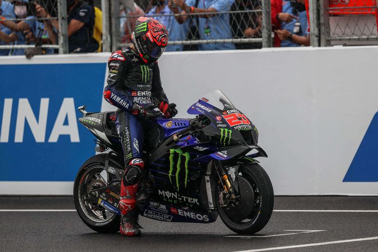 Pebalap Fabio Quartararo, Monster Energy Yamaha bersiap saat balapan MotoGP seri Pertamina Grand Prix of Indonesia di Pertamina Mandalika International Street Circuit, Lombok Tengah, NTB, Minggu (20/3/2022). Quartararo akan menjalani balapan penentuan gelar di MotoGP Valencia 2022.