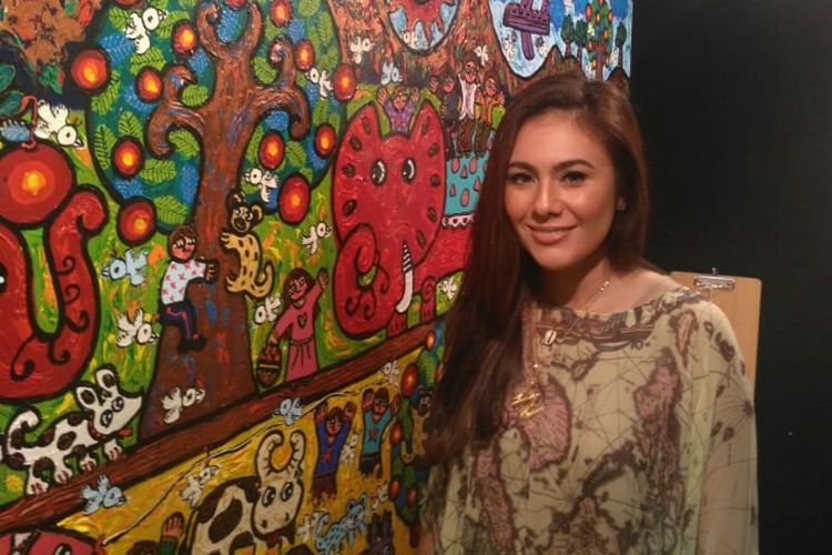 Artis peran Wulan Guritno saat ditemui dalam acara penggalangan dana Hope for Life Charity Night Sumatran Elephant di Monopoli Hotel, kawasan Kemang, Jakarta Selatan, Senin (3/12/2018).