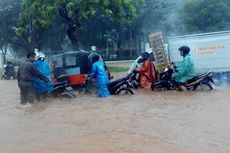 Banjir Sampai Masuk ke Dalam Kompleks Istana Kepresidenan