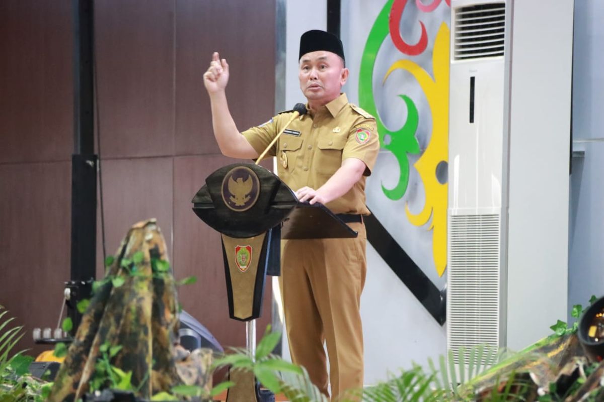 Gubernur Kalimantan Tengah (Kalteng) Sugianto Sabran aat memaparkan Capaian Pembangunan Periode Tahun 2016 ? 2024 di Aula Jayang Tingang (AJT) Kantor Gubernur Kalteng, Kamis (2/5/2024).
