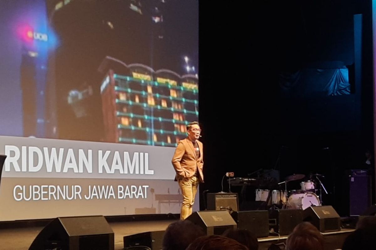 Gubernur Jawa Barat Ridwan Kamil saat menghadiri acara yang digelar Foreign Policy Community of Indonesia (FPCI) di Djakarta Theatre XXI, Kebon Sirih, Menteng, Jakarta Pusat, Minggu (2/10/2022).