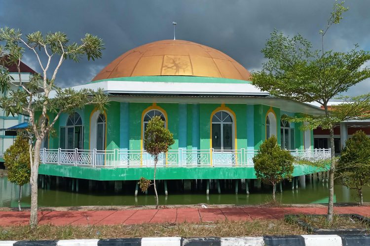 Penampakan Masjid Asrama Haji di Babel yang tersandung kasus Tipikor, Senin (19/6/2023).