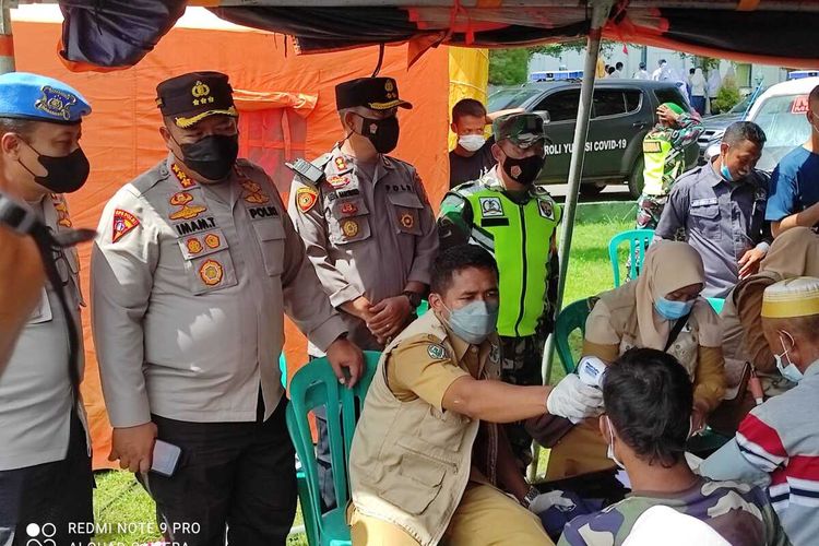 Suasana pemantauan vaksinasi di Kabupaten Bima oleh Polda NTB