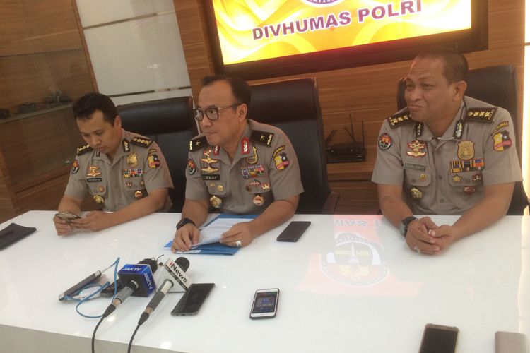 Kepala Biro Penerangan Masyarakat Divisi Humas Polri Brigjen Pol Dedi Prasetyo saat konferensi pers di Gedung Humas Mabes Polri, Jakarta Selatan, Selasa (8/1/2019).