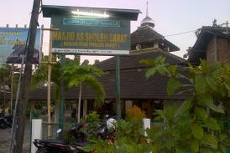 Masjid As Sholeh Darat, masjid peninggalan guru para pendiri bangsa di Jalan Kakap No 212 Kota Semarang. Masjid ini telah mengalami pemugaran sejak tahun 1990 silam.