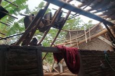 Diguyur Hujan Deras, Atap Rumah Warga di Banyuwangi Roboh