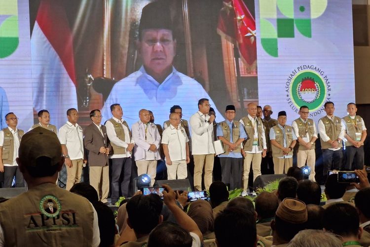 Prabowo Subianto menghadiri Rapat Kerja Nasional (Rakernas) APPSI secara virtual di Semarang, Selasa (18/12/2023).