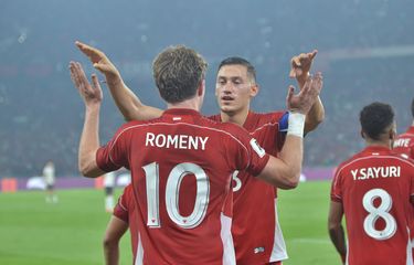 Momen selebrasi Ole Romeny bersama Jay Idzes dalam partai Grup C Kualifikasi Piala Dunia 2026 zona Asia antara Timnas Indonesia vs China di Stadion Utama Gelora Bung Karno pada Kamis (5/6/2025).