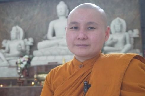 Cerita Julia, Bikkhuni dan Doktor Pertama di Indonesia yang Dalami Agama Buddha, Bantu Perempuan dengan Sekolah