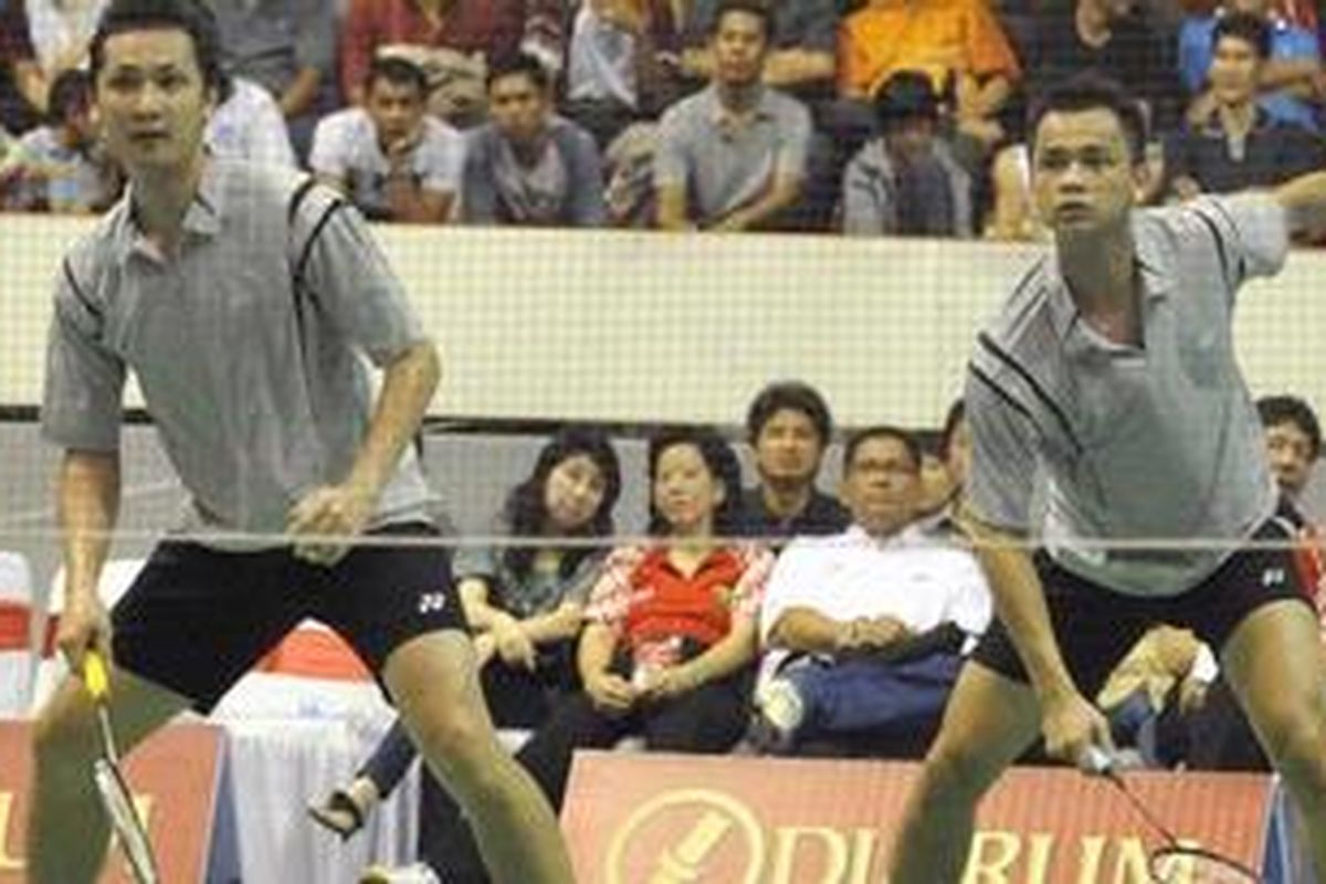 Hendra Aprida Gunawan (kanan), ketika masih berpasangan dengan Alvent Yulianto Chandra.