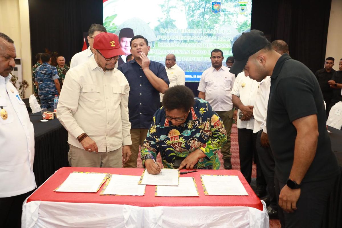 Wakil Menteri Dalam Negeri (Wamendagri) Ribka Haluk dalam Rapat Koordinasi Rencana Pembangunan 2.200 Unit Rumah yang berlangsung di Hotel Baliem Pilamo, Wamena, Kabupaten Jayawijaya, Papua Pegunungan, Rabu (13/8/2025).
