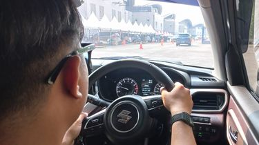 Tekan Risiko Kecelakaan dengan Defensive Driving, Begini Caranya