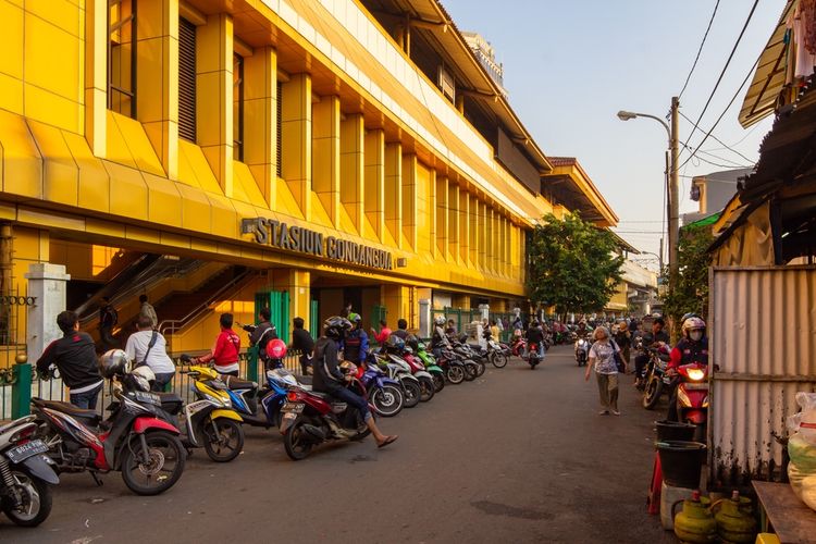 Stasiun Gondangdia.