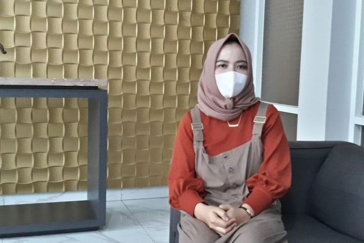 Richa mengaku dari luar ia terlihat 'normal', namun ia tahu di dalam dirinya ada yang 'tidak normal'.