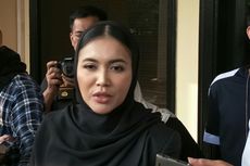 Luapkan Kesedihan, Denada Menangis di Kamar Mandi