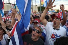 Ribuan Warga Kuba di Miami Gegap Gempita Sambut Kematian Fidel Castro
