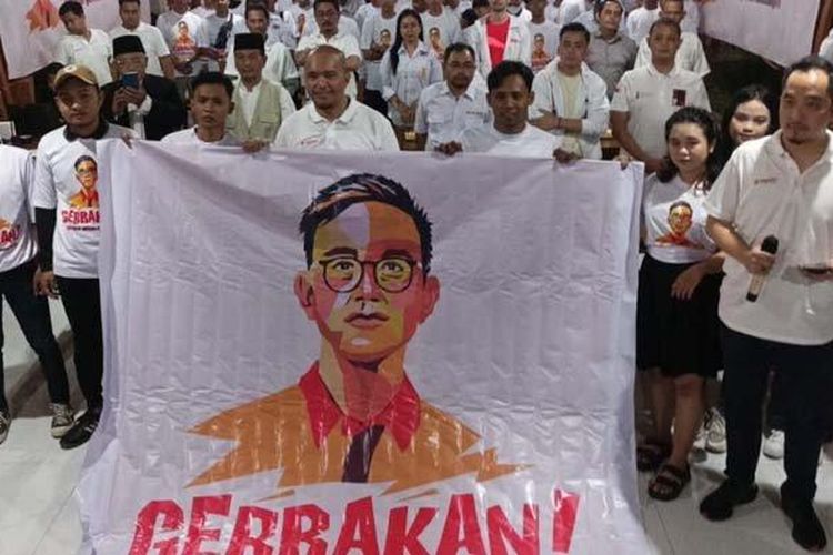 Relawan Gebrakan (Gerakan Gibran Kemenangan) mendeklarasikan Gibran Rakabuming Raka sebagai calon presiden maupun calon wakil presiden, Sabtu (26/8/2023), di Surabaya, jawa Timur.
