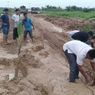 Jalan Rusak Berlumpur Ditanami Pisang dan Sawit, Ini Kata Dinas PU Riau