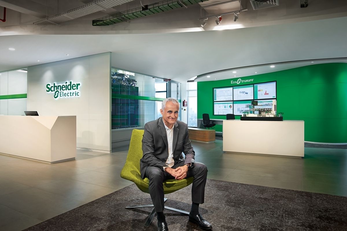 Cluster President Schneider Electric Indonesia & Timor Leste Xavier Denoly. 