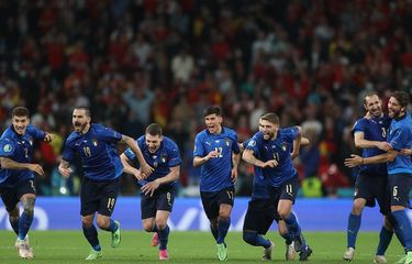 Para pemain Italia merayakan kemenangan setelah memenangi semifinal Euro 2020 antara Italia vs Spanyol di Stadion Wembley di London pada 6 Juli 2021. Ini jadwal final Euro 2020.
