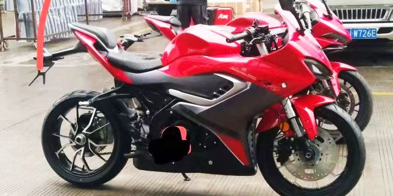 Motor sport 250 cc buatan QJMotor mirip Ducati Panigale